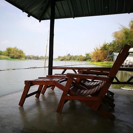 River Marina Resort Uthai Thani Quarto foto